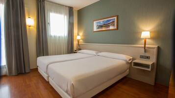 Minibar, blackout drapes, free WiFi, bed sheets