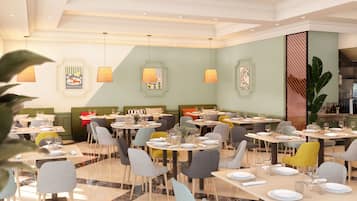 Tägliches Frühstücksbuffet (20 EUR pro Person)