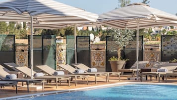 Indoor pool, 2 outdoor pools, pool umbrellas, pool loungers