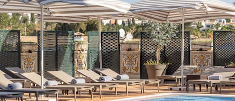 Indoor pool, 2 outdoor pools, pool umbrellas, sun loungers