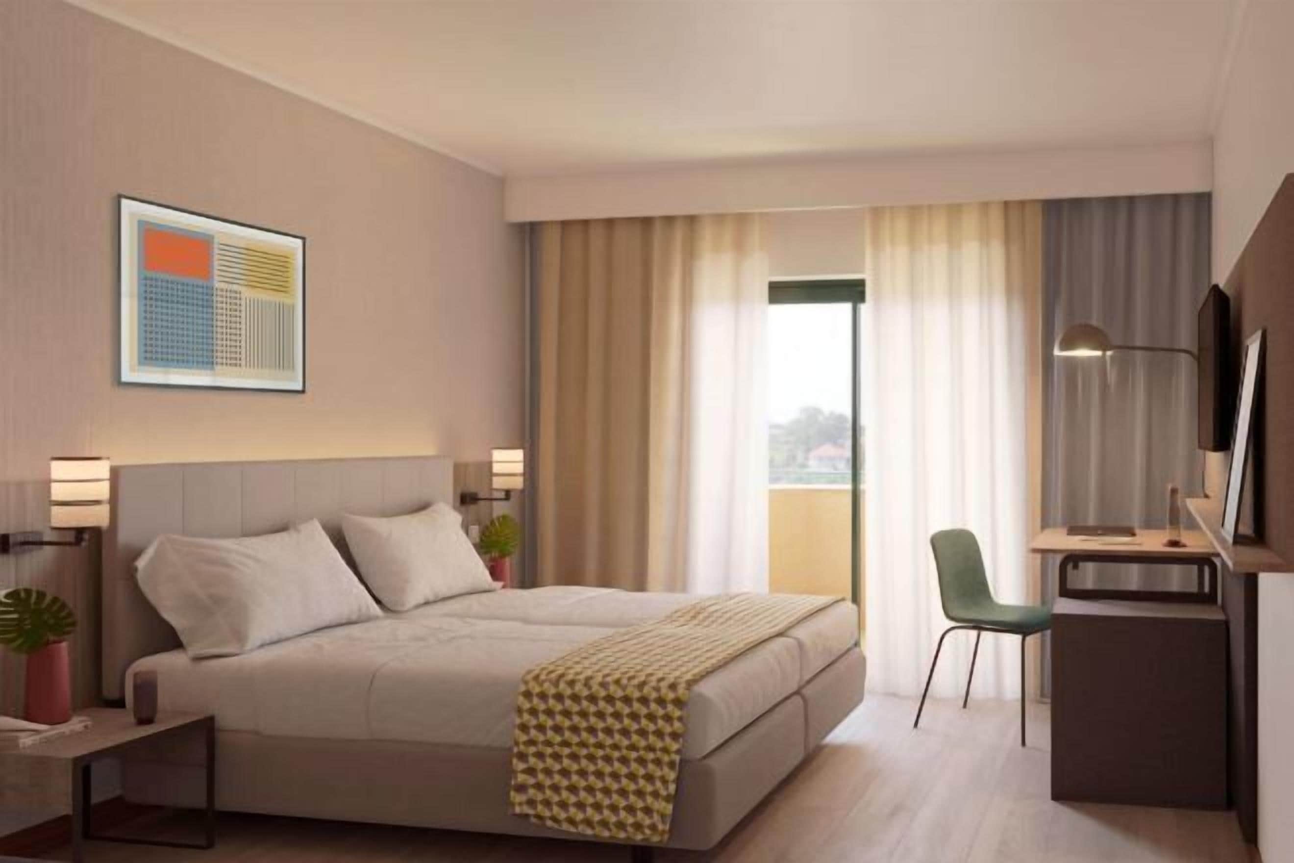 In-room safe, desk, free WiFi, bed sheets