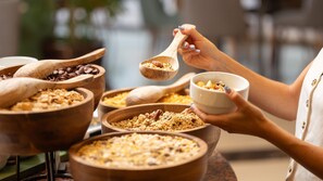 Esmorzar diari d'estil bufet (20 EUR per persona) 