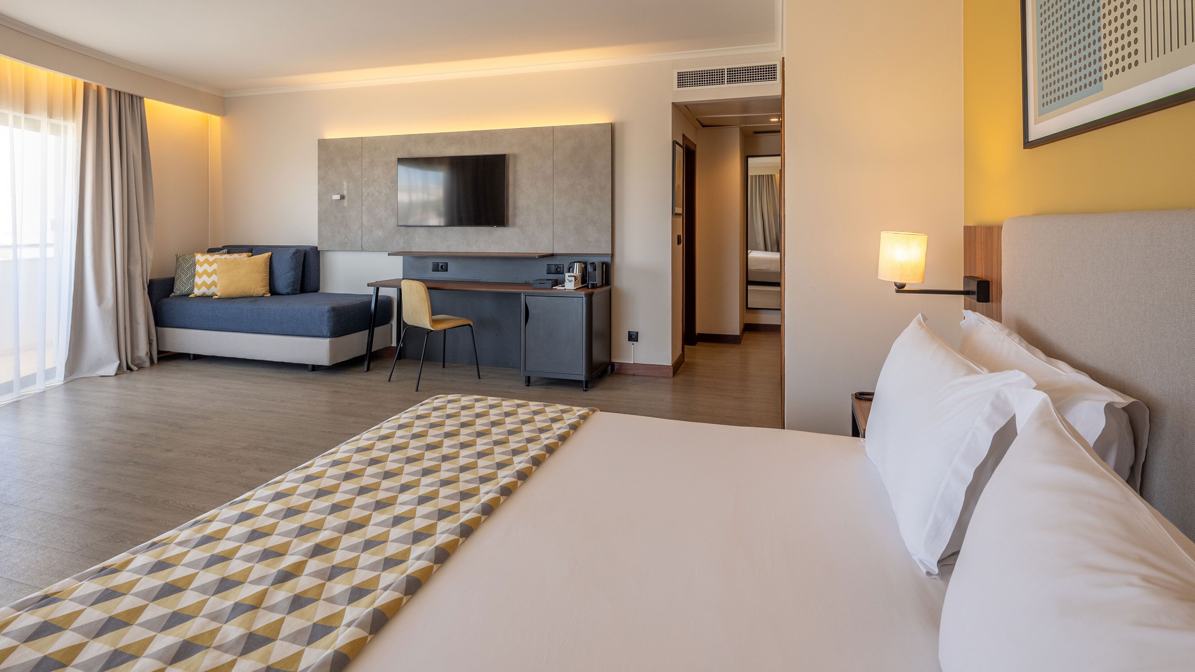 in-room safe, desk, free wifi, bed sheets