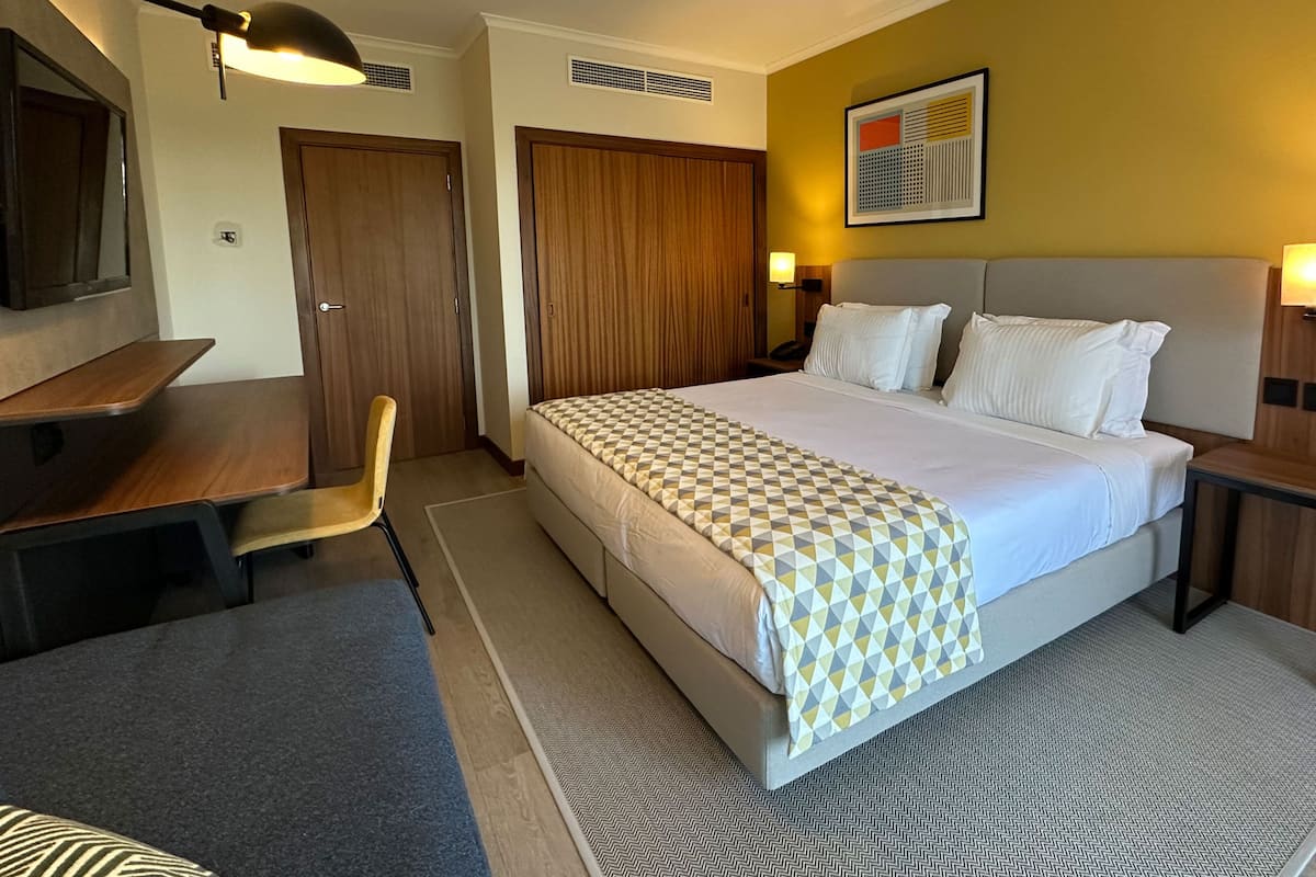 In-room safe, desk, free WiFi, bed sheets
