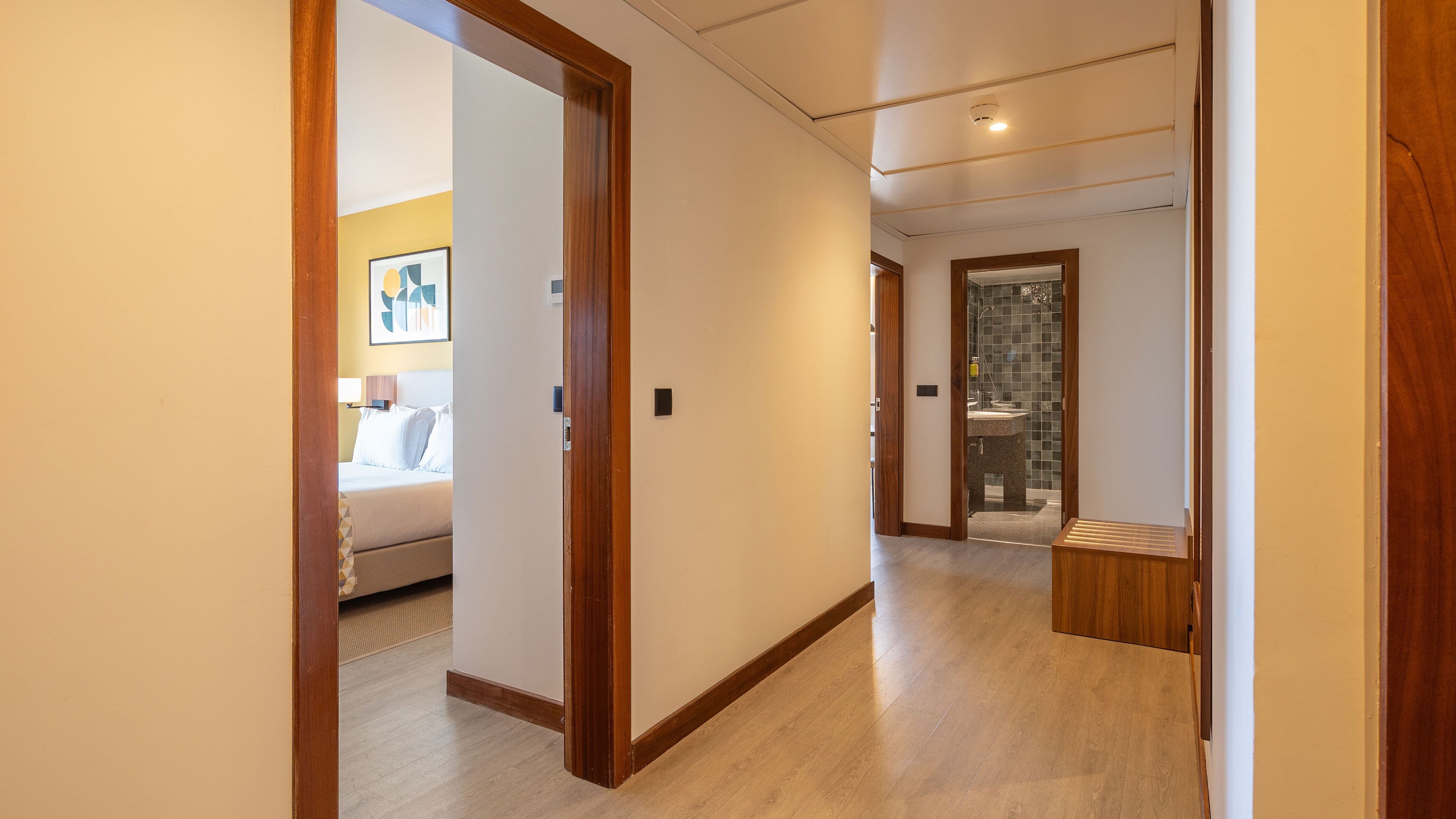 Caixa forta a l'habitació, escriptori, wifi gratuïta i roba de llit 