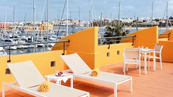 Minibar, in-room safe, desk, blackout drapes