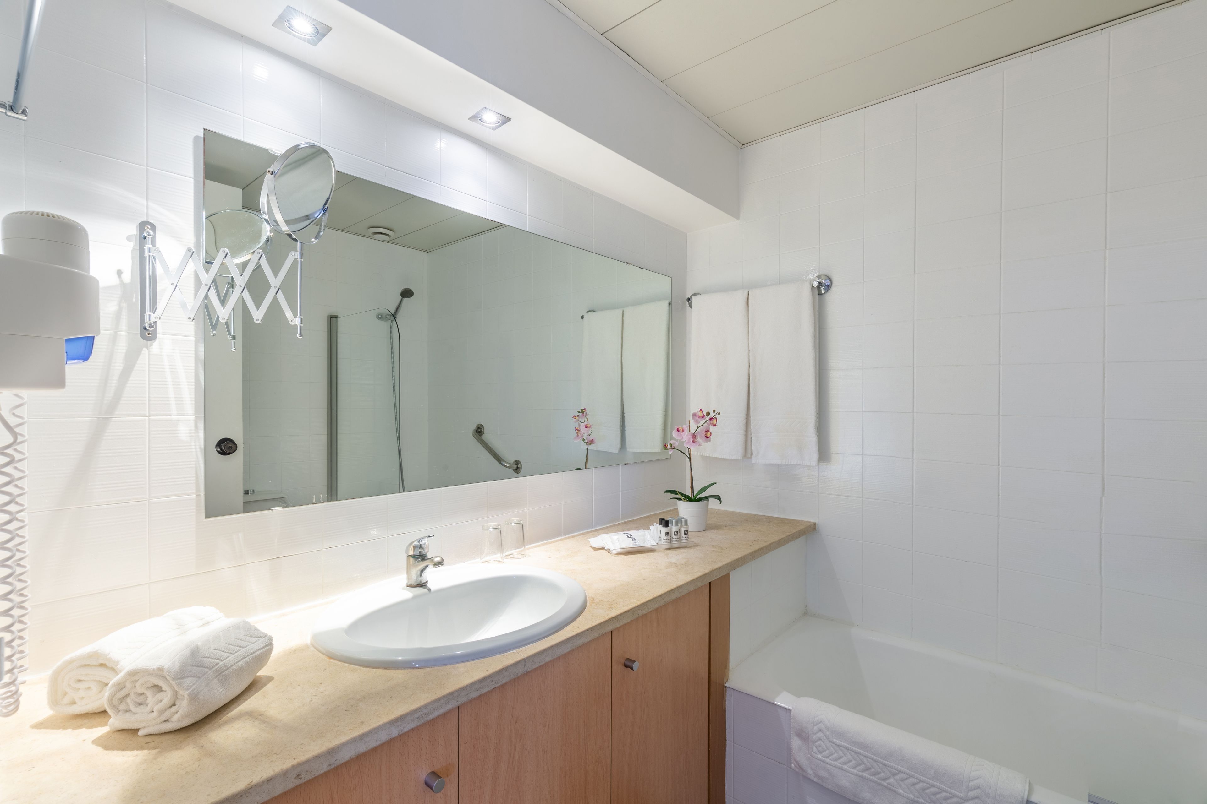 Photo - The Navigator - Olympus Marina