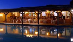Poolside bar