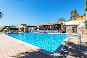 2 outdoor pools, pool umbrellas - Hotel Pinhal do Sol (Loulé)