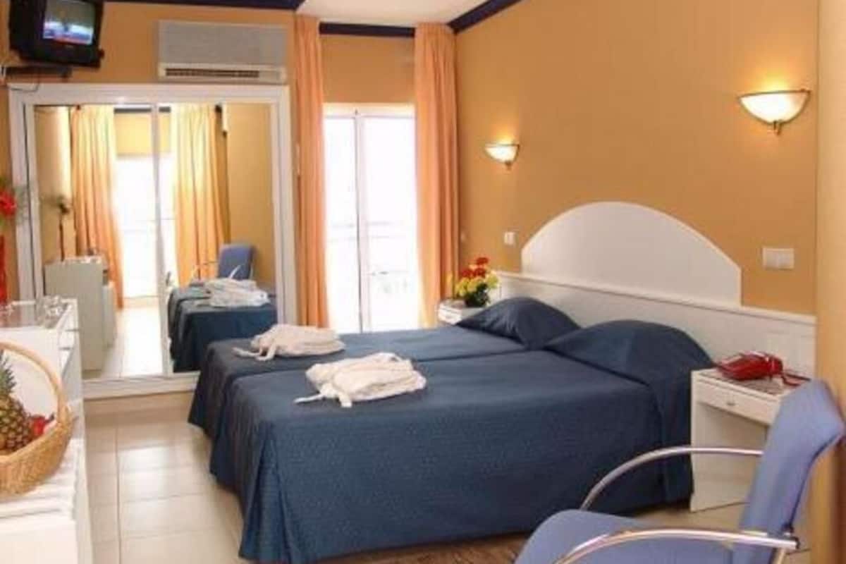 ミニバー、セーフティボックス (室内)、客室ごとに異なる装飾、客室ごとに異なるインテリア