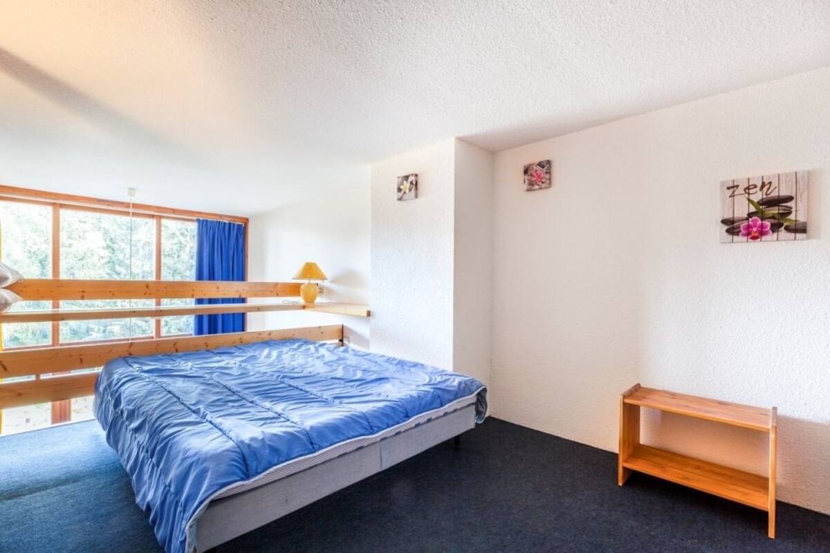 Estudio Confort | Cortinas opacas, tabla de planchar con plancha, cunas (de pago) y wifi