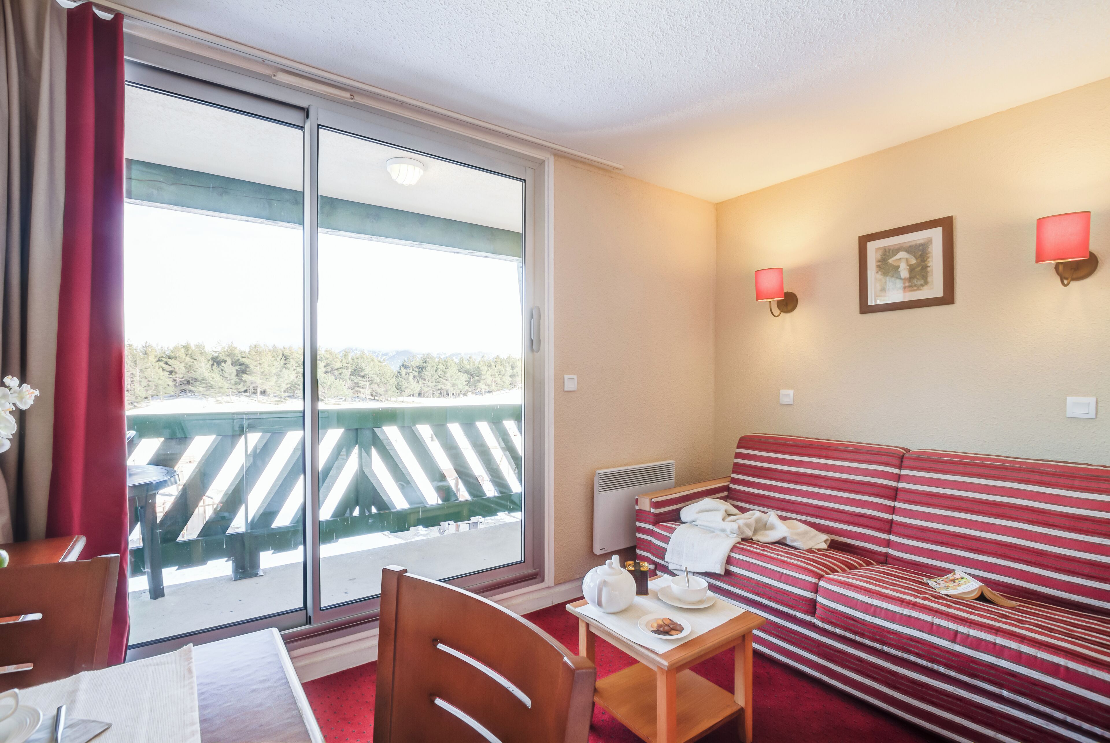 Caja de seguridad en la habitación y cortinas blackout 