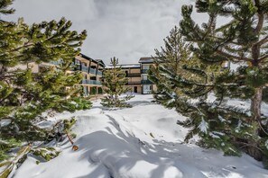 บริเวณภายนอก