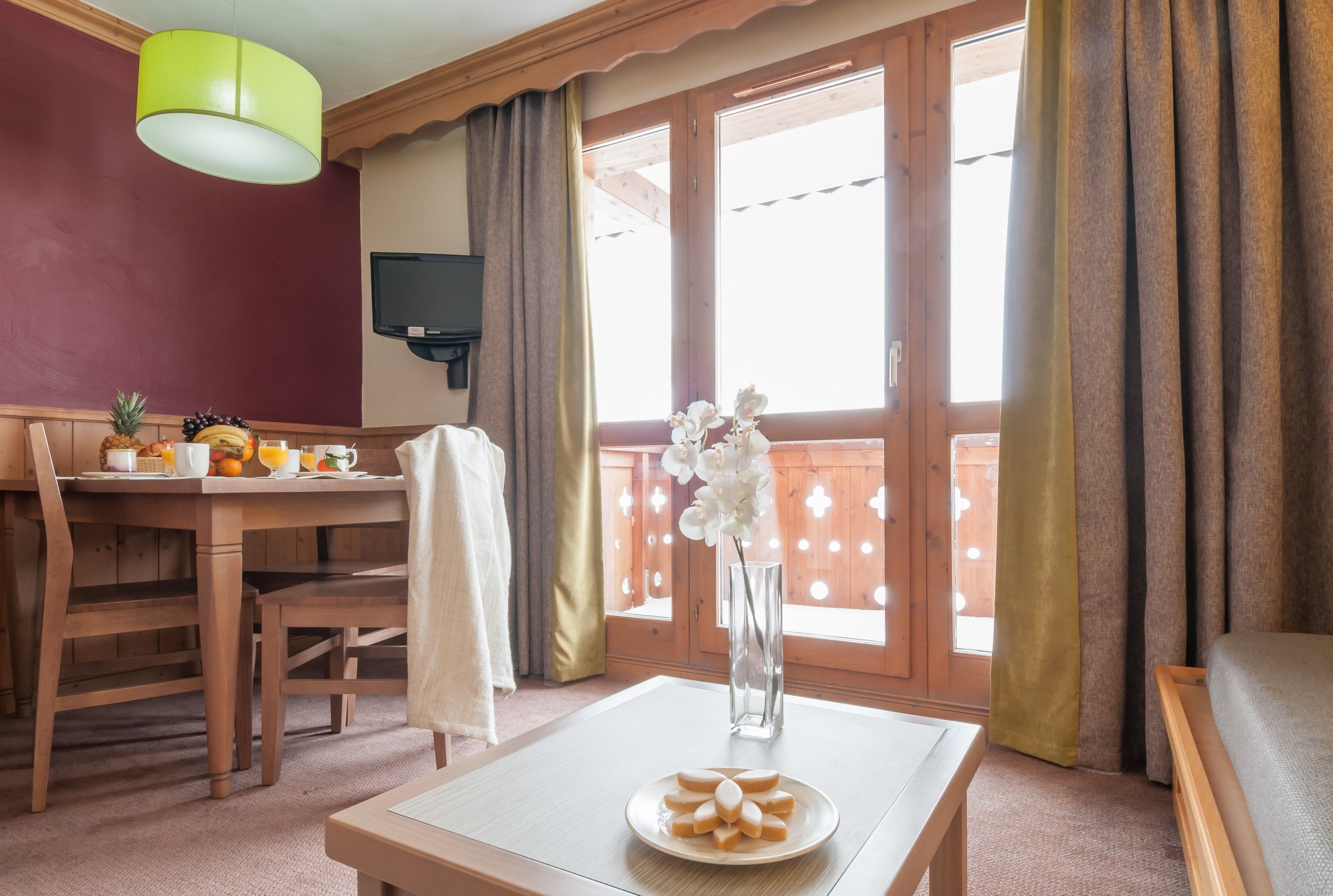 Standard - Apartment 5 people - 1 bedroom | Living room | TV