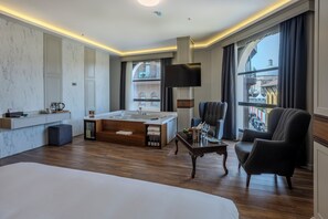 Corner Suite St.Sophia (Annex Building) | 埃及棉床单、高档床上用品、迷你吧、客房内保险箱
