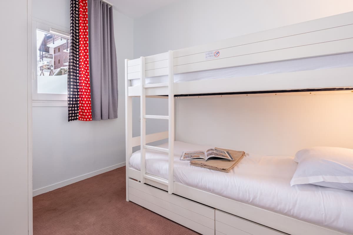 Studio 4 people - 1 sleeping alcove | 1 bedroom, in-room safe, iron/ironing board, cribs/infant beds
