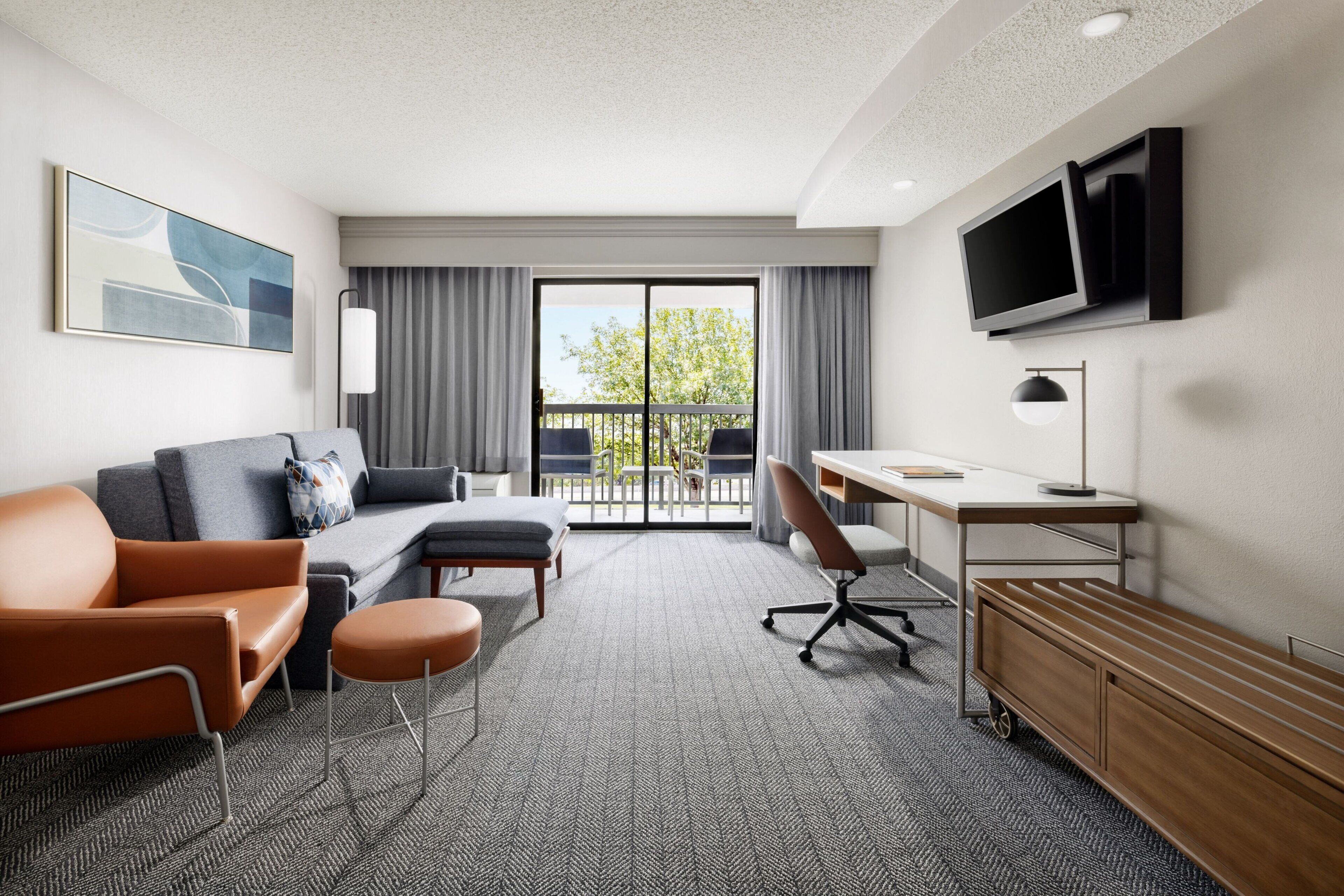 套房, 1 间卧室, 无烟房, 庭院景观 | 客厅 | 智能电视、Netflix