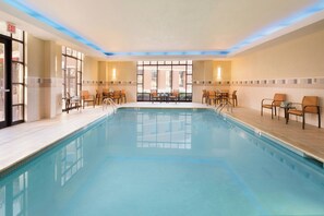 室內游泳池