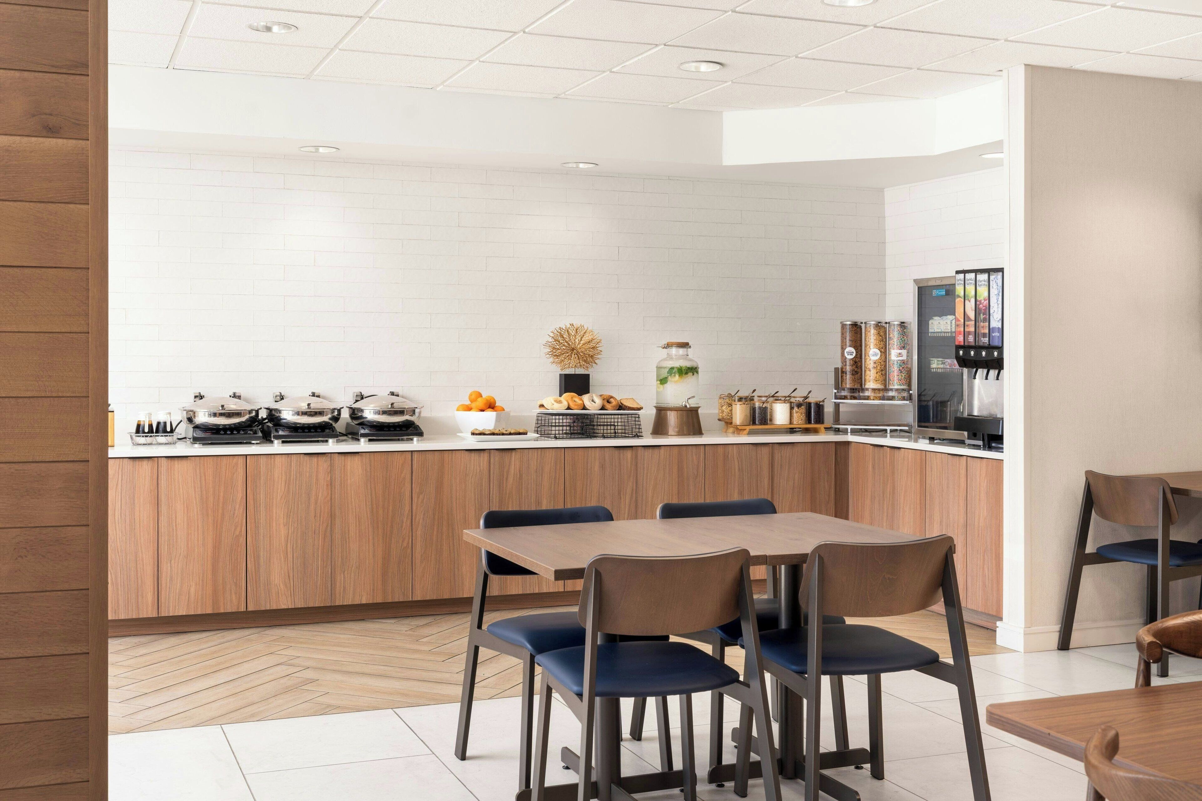 free daily continental breakfast