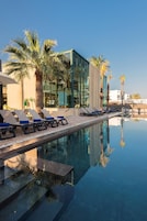 3 outdoor pools, sun loungers