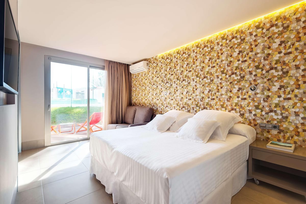 Hochwertige Bettwaren, Minibar, Zimmersafe, kostenloses WLAN