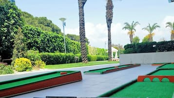 Mini-golf