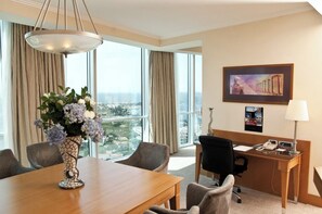 Senior Suite, 1 King Bed, Non Smoking, Mountain View (Senior) | Living area | 42-inch LCD TV with satellite channels, TV, table tennis - Wyndham Grand Izmir Ozdilek Thermal & Spa (Izmir)