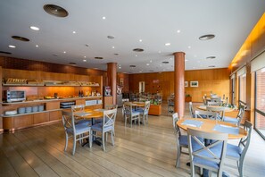 Frühstück, Mittagessen, Abendessen, mediterrane Küche 