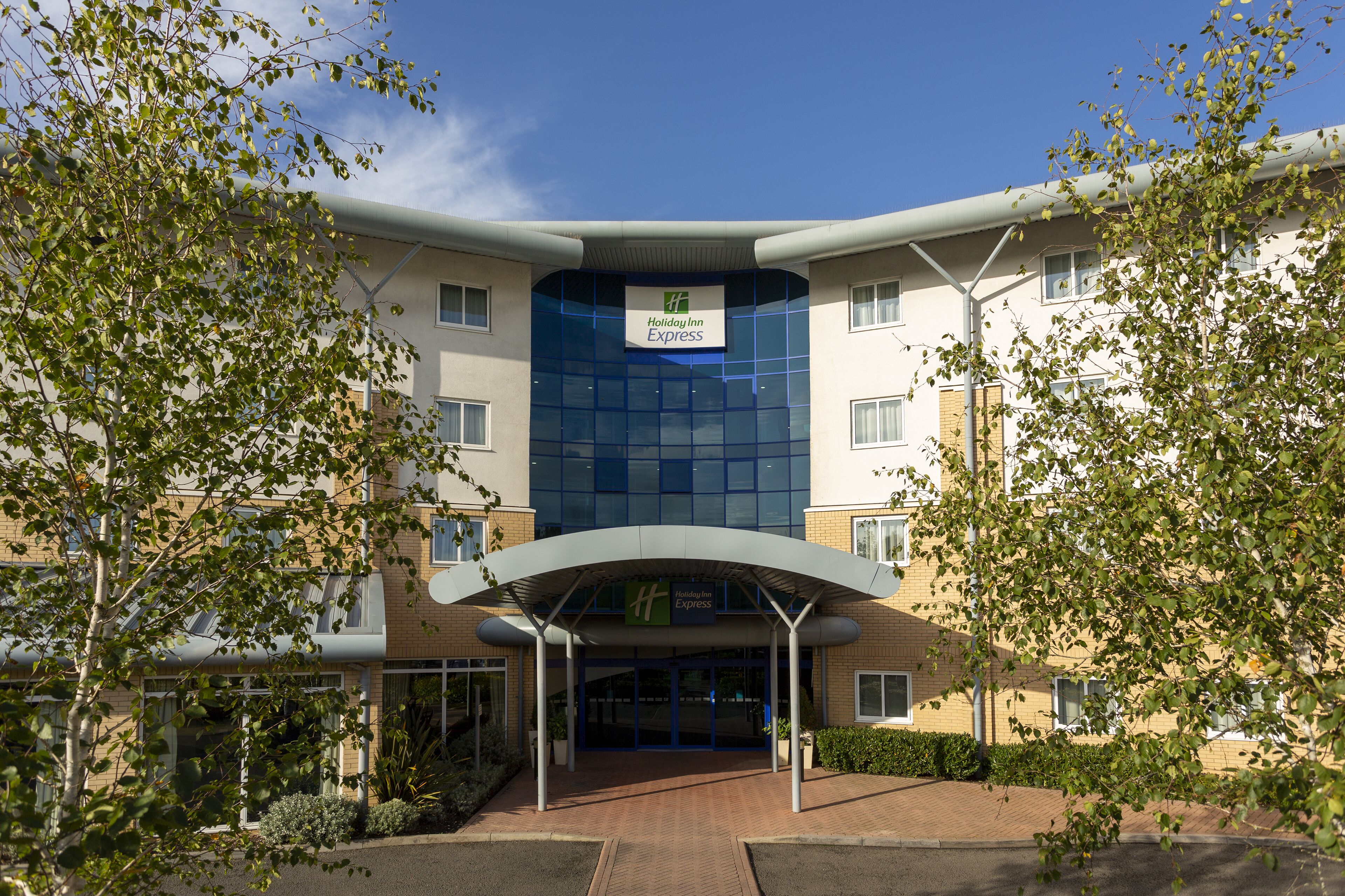 1 bedroom, in-room safe, desk, blackout curtains