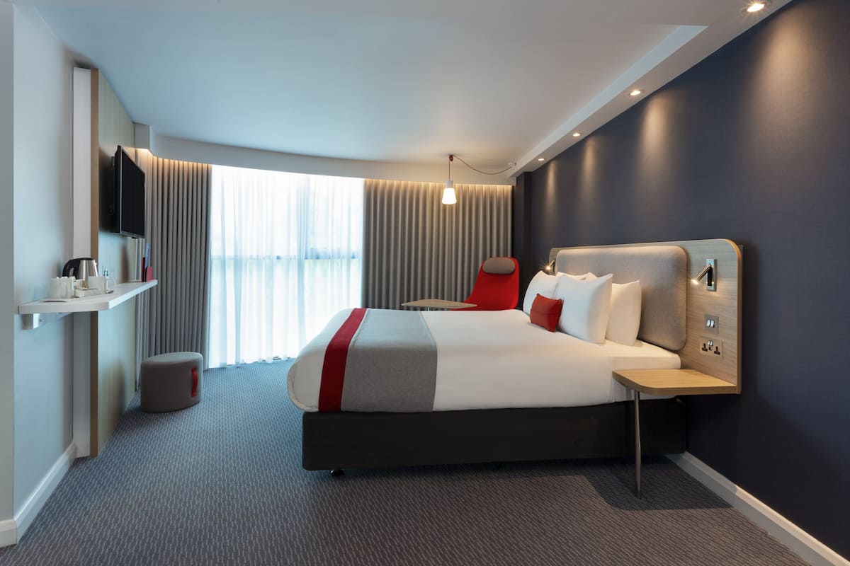 standard room, 1 double bed with sofa bed (with free hot breakfast) | 1 bedroom, in-room safe, desk, blackout curtains