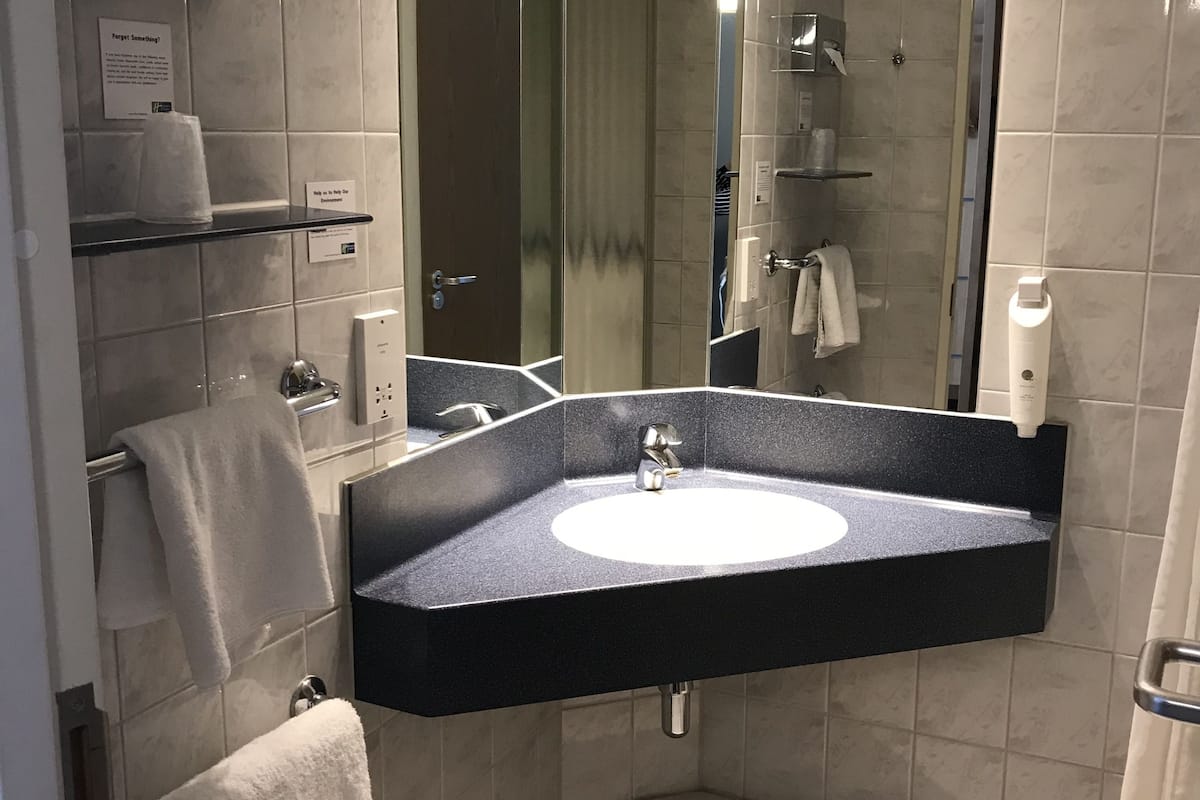 room, 1 double bed, non smoking | 1 bedroom, in-room safe, desk, blackout curtains