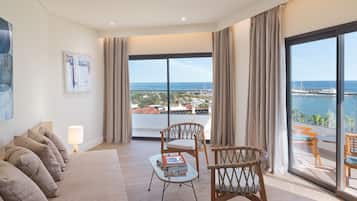 Signature One Bedroom Seaview Suite | 1 habitación, ropa de cama de alta calidad, edredón y minibar