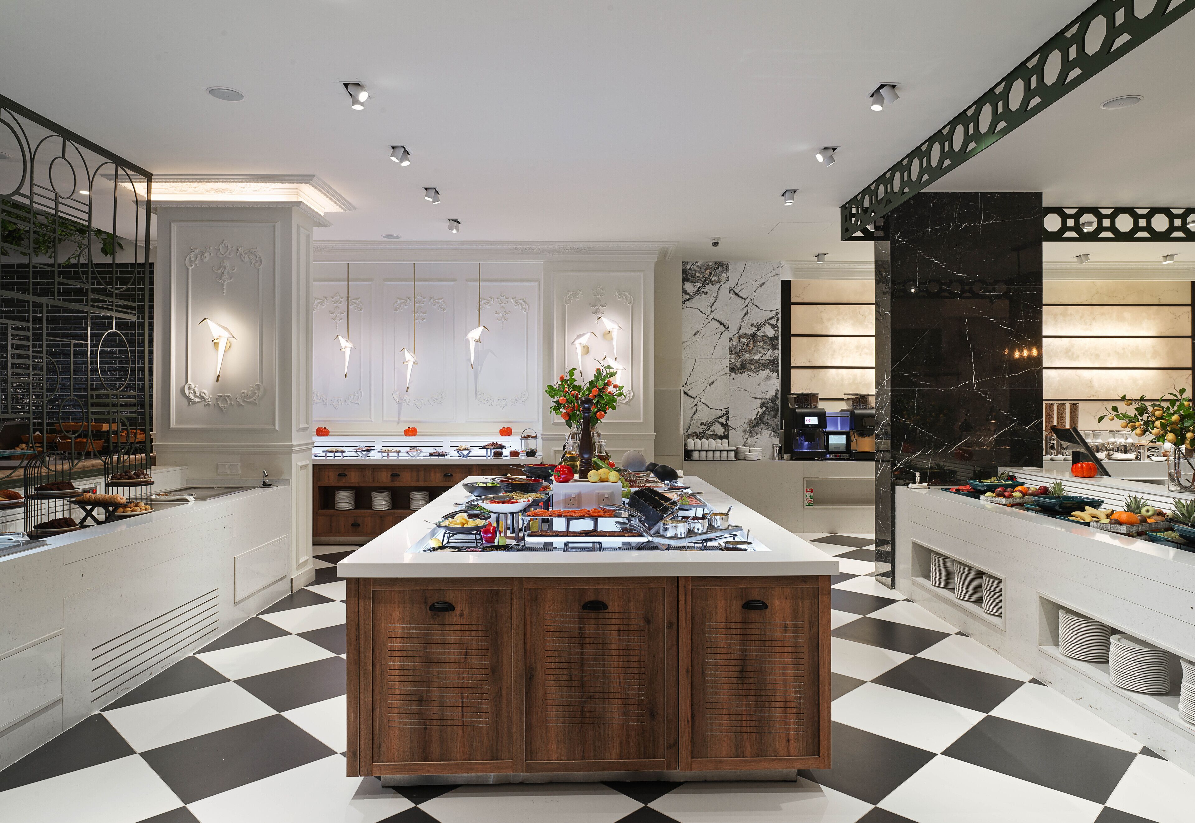 free daily full breakfast