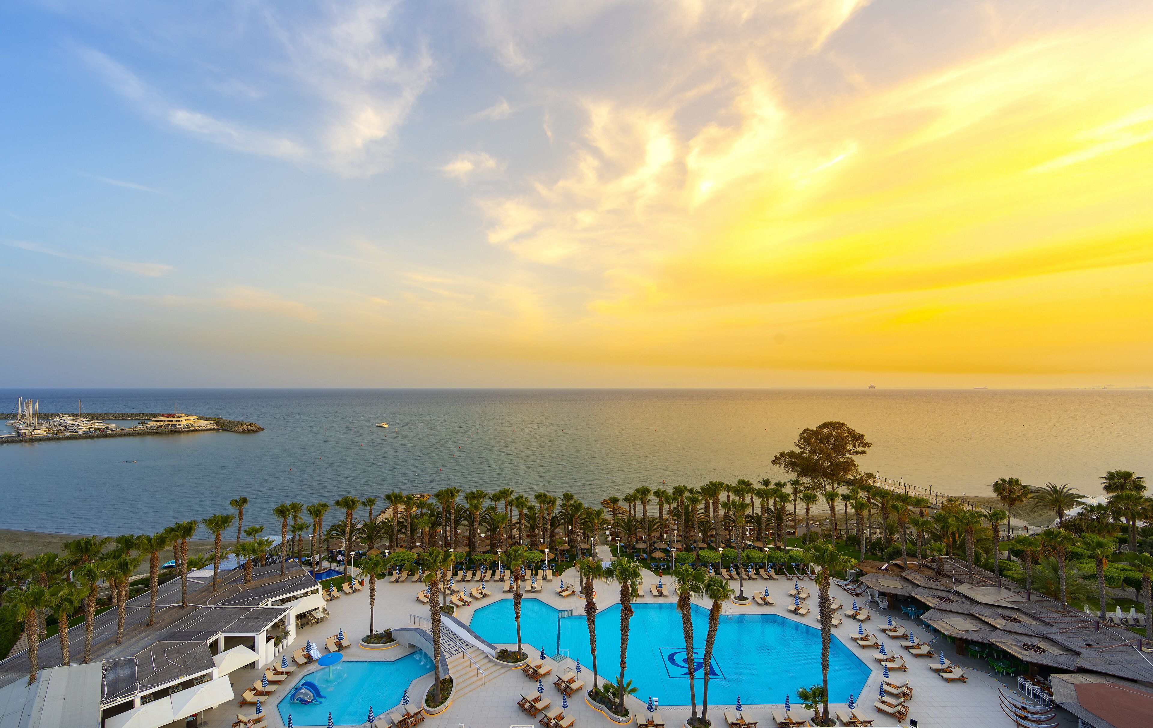 1 bedroom, premium bedding, down duvets, minibar