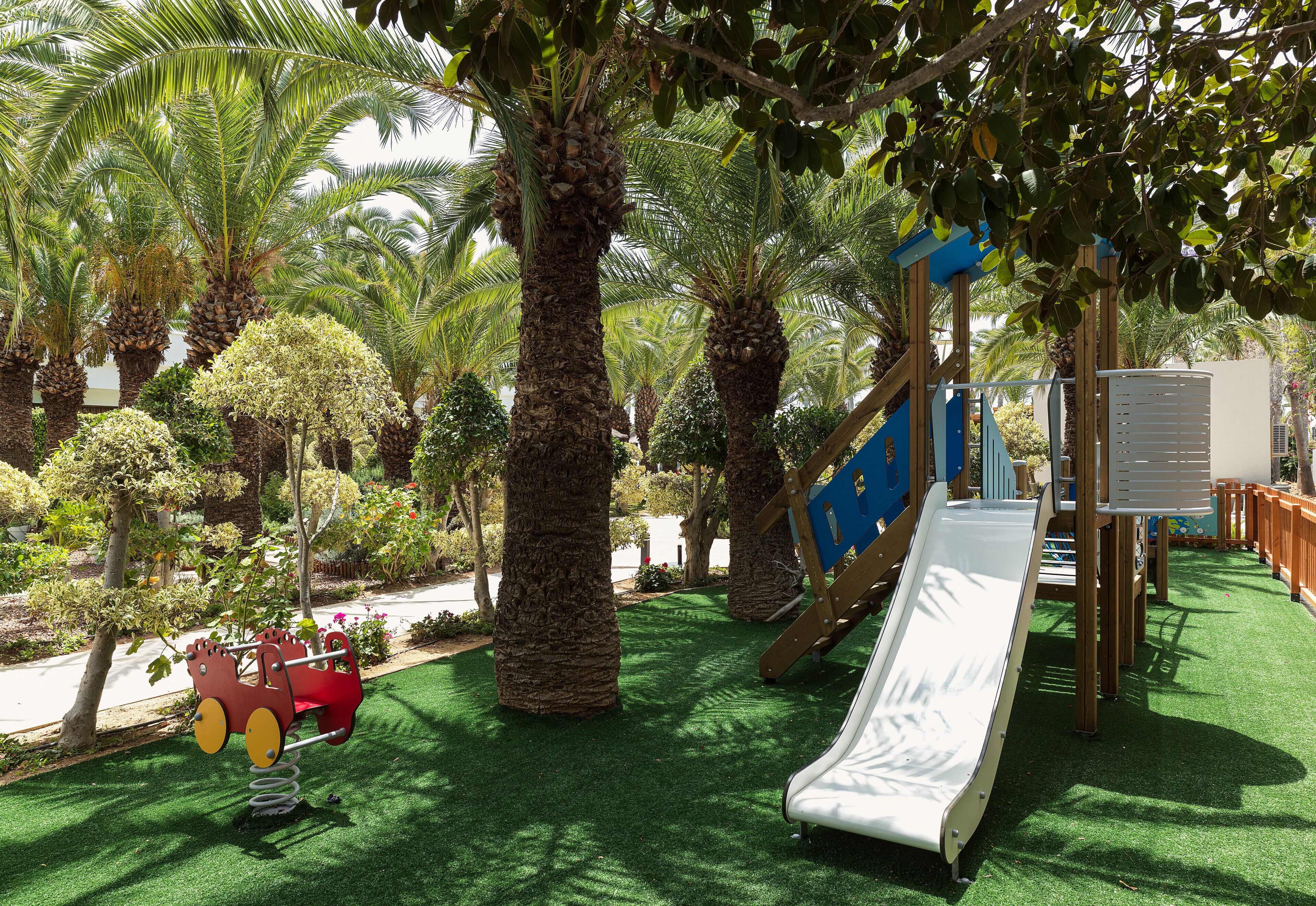 children’s play area – outdoor