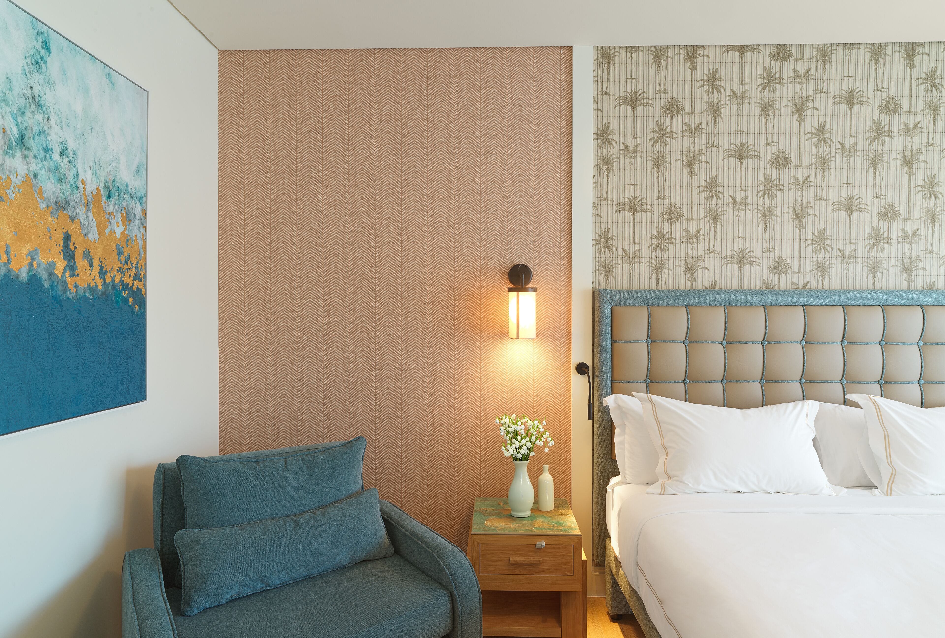 Premium bedding, down comforters, minibar, in-room safe