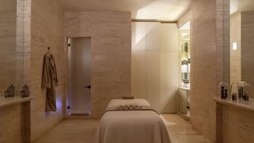 Whirlpool, Türkisches Bad/Hamam, Körperbehandlungen, Aromatherapie