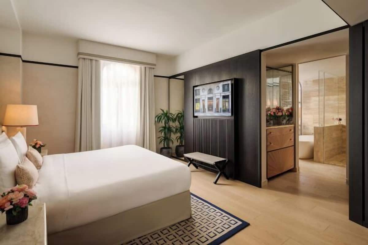 Down duvets, minibar, in-room safe, desk