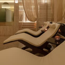 Hot tub, Turkish bath/hammam, body treatments, aromatherapy, facials