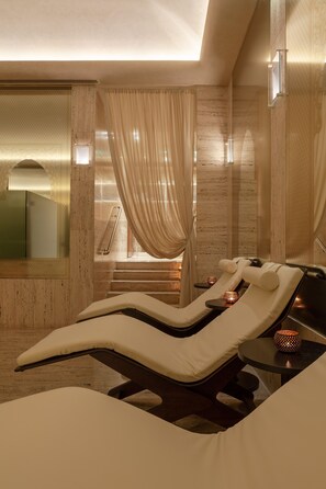 Hot tub, Turkish bath, body treatments, aromatherapy, facials, massages