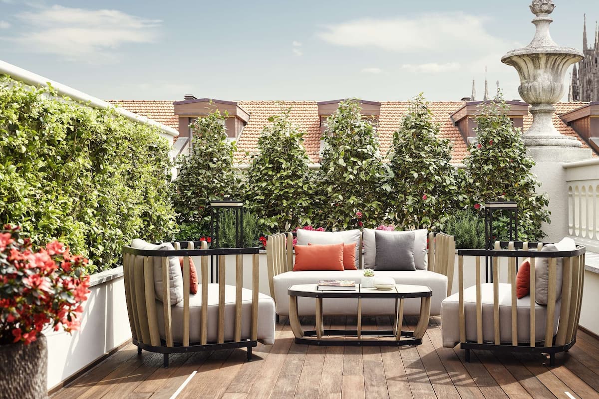 Suite, Terrace | Down comforters, minibar, in-room safe, desk