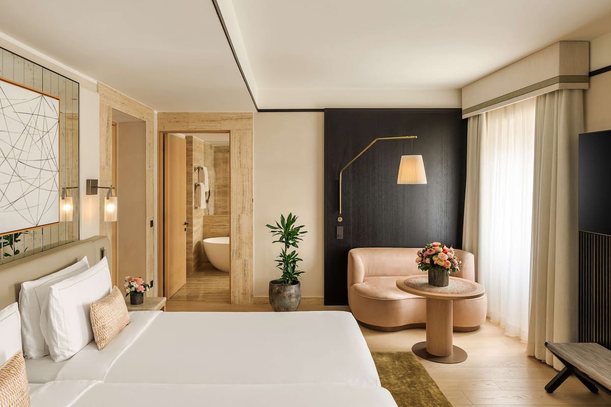 Premium Room (Park TWIN) | Down comforters, minibar, in-room safe, desk