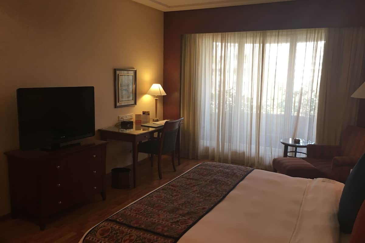 1 bedroom, premium bedding, minibar, in-room safe