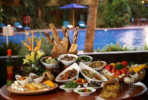 Frokostbuffé hver dag (INR 1450 per person)