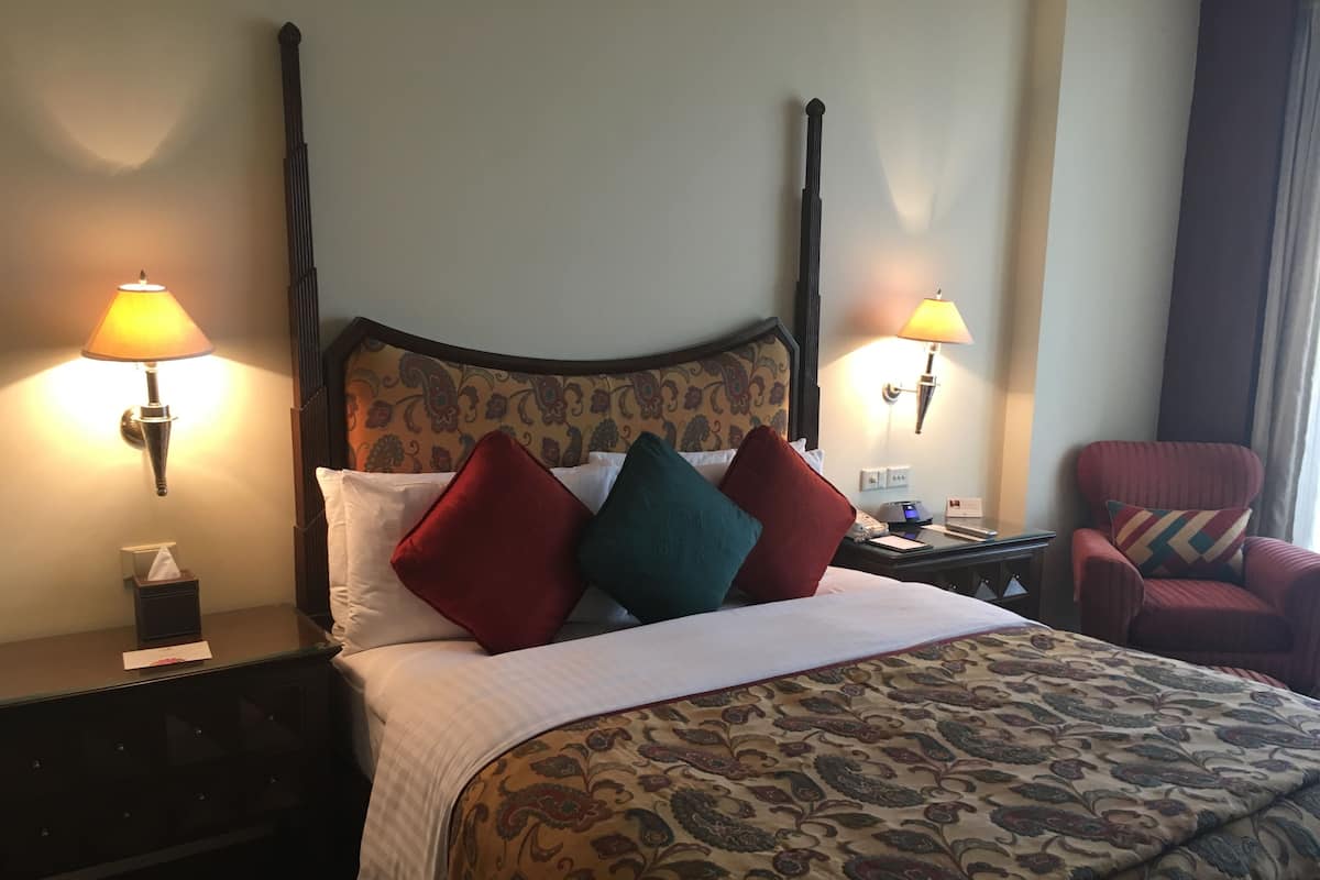 1 bedroom, premium bedding, minibar, in-room safe