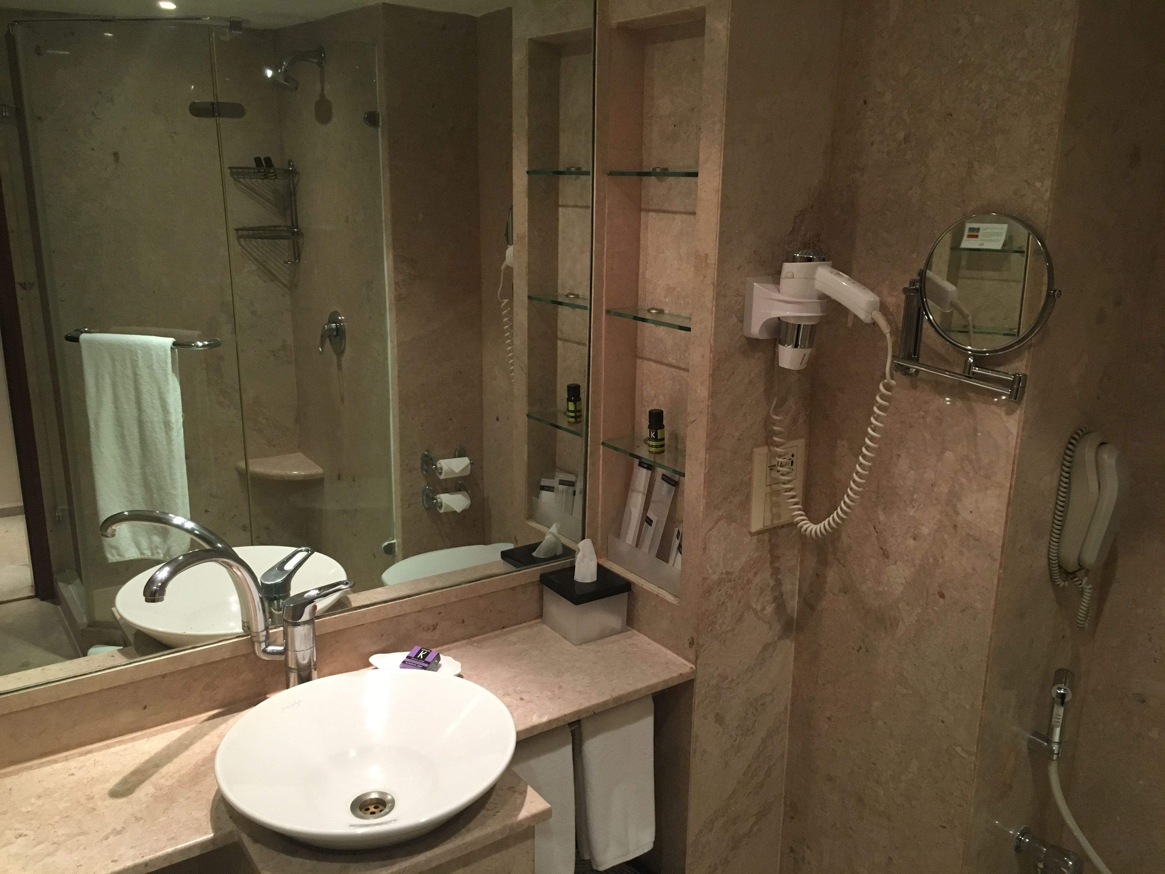 separate bathtub and shower, deep-soaking bathtub, rainfall showerhead