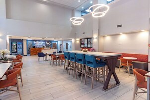 Desayuno continental incluido todos los días 