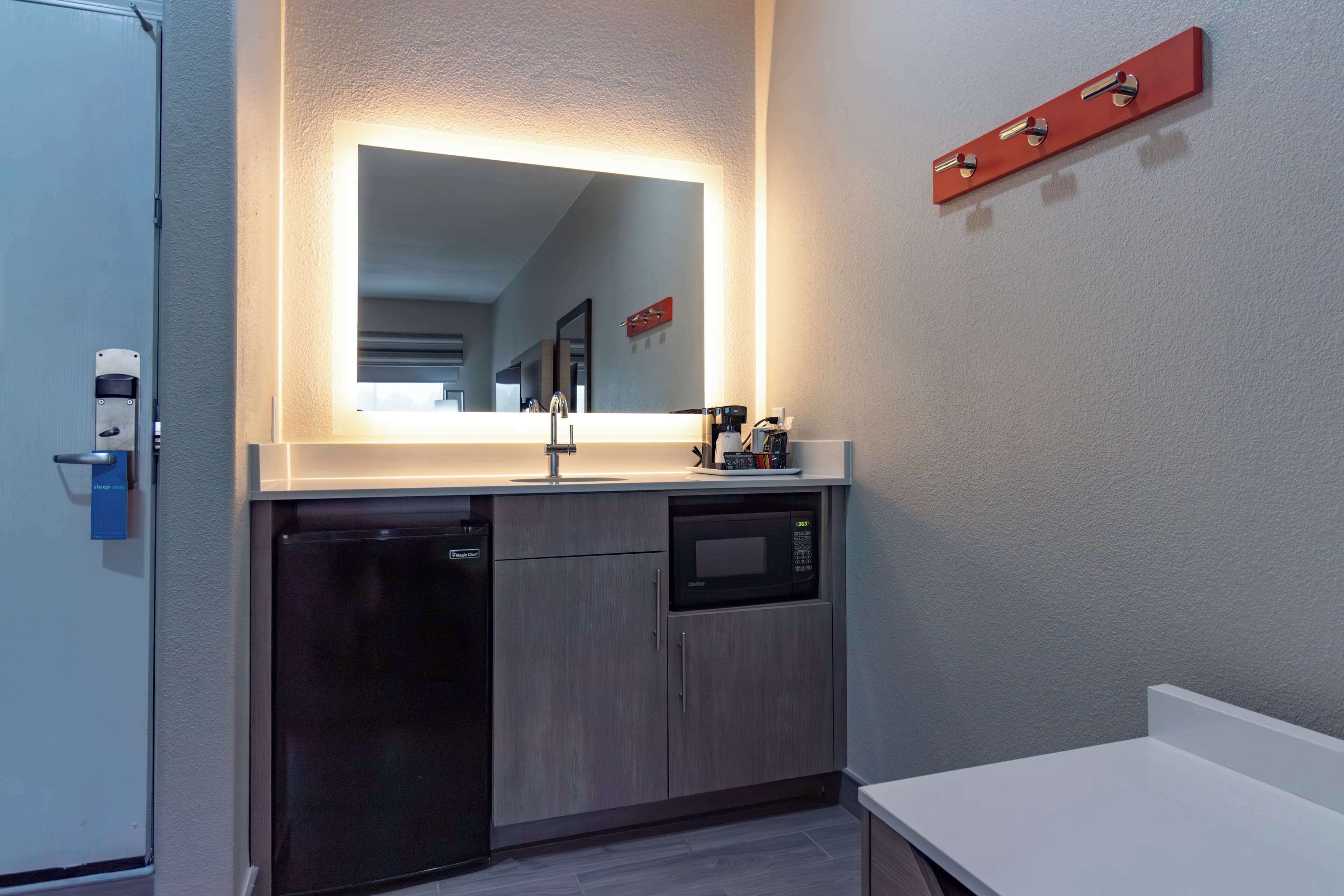 one king studio ste ns | in-room safe, desk, iron/ironing board, free cots/infant beds