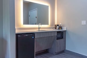 In-room safe, desk, iron/ironing board, free cribs/infant beds