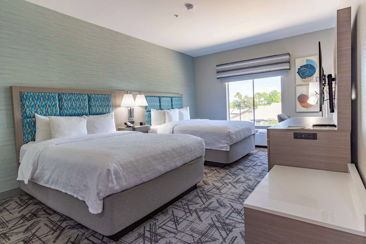 Two queen beds ns | In-room safe, desk, iron/ironing board, cribs (free)